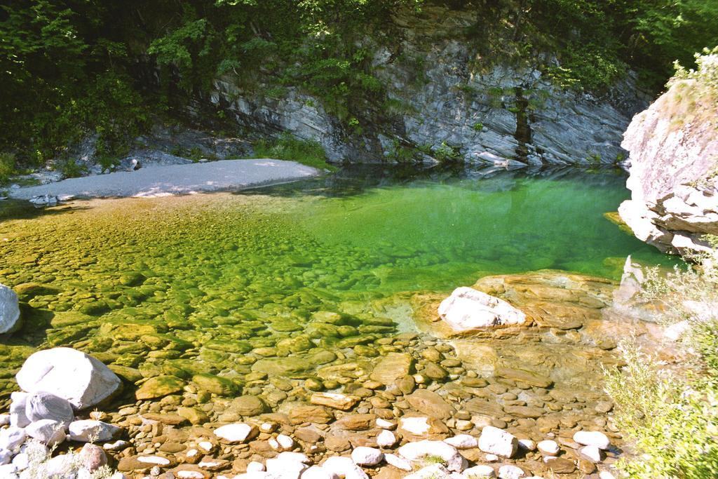 Хостел Baracca Backpacker Aurigeno Экстерьер фото