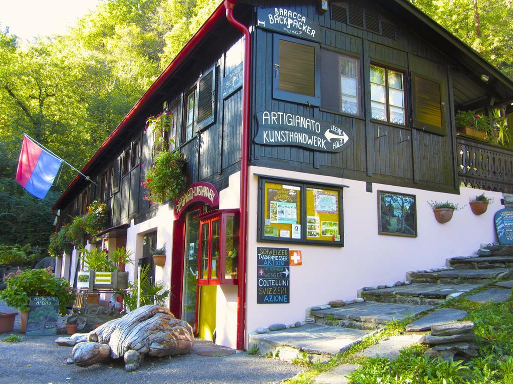 Хостел Baracca Backpacker Aurigeno Экстерьер фото